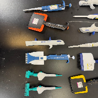 Pipettes and Pipet Controllers - Quantity 12 image 1